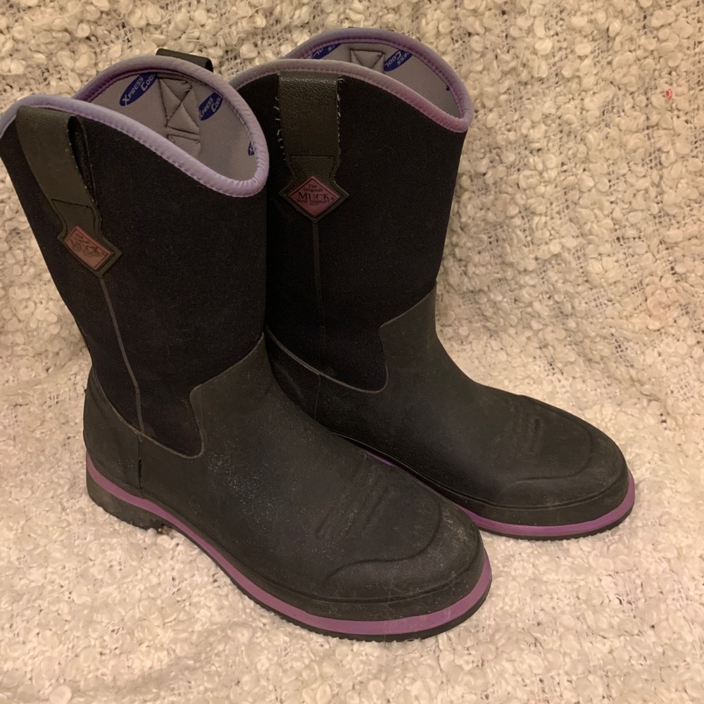 Cowgirl Style Muck Boots